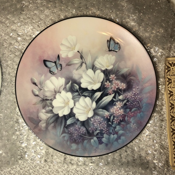 Jewels of the Flowers Complete Set 8 Porcelain w/ Platinum Rim by E. Knowles - Picture 17 of 17